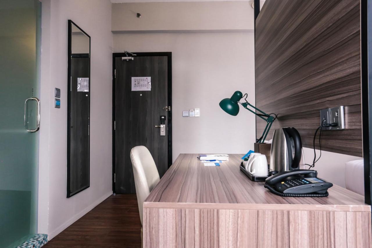 Days Hotel & Suites By Wyndham Kl - Chan Sow Lin Mrt Or Lrt Kuala Lumpur Eksteriør bilde