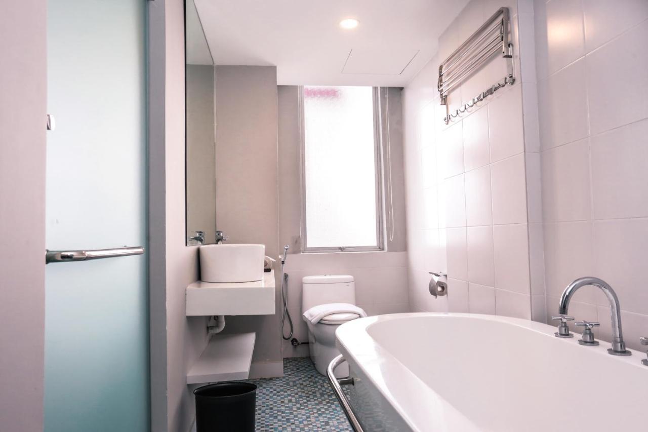 Days Hotel & Suites By Wyndham Kl - Chan Sow Lin Mrt Or Lrt Kuala Lumpur Eksteriør bilde