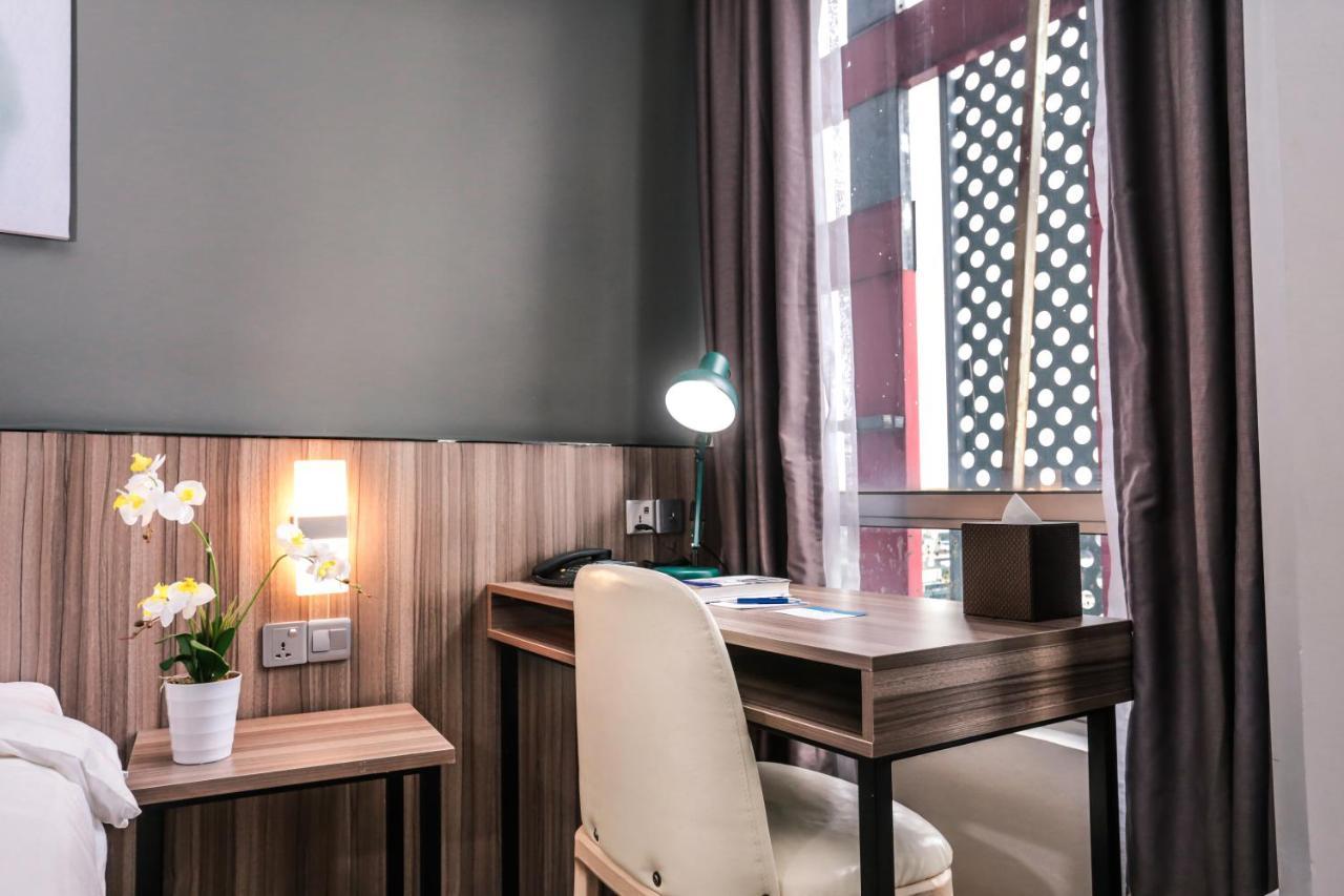 Days Hotel & Suites By Wyndham Kl - Chan Sow Lin Mrt Or Lrt Kuala Lumpur Eksteriør bilde