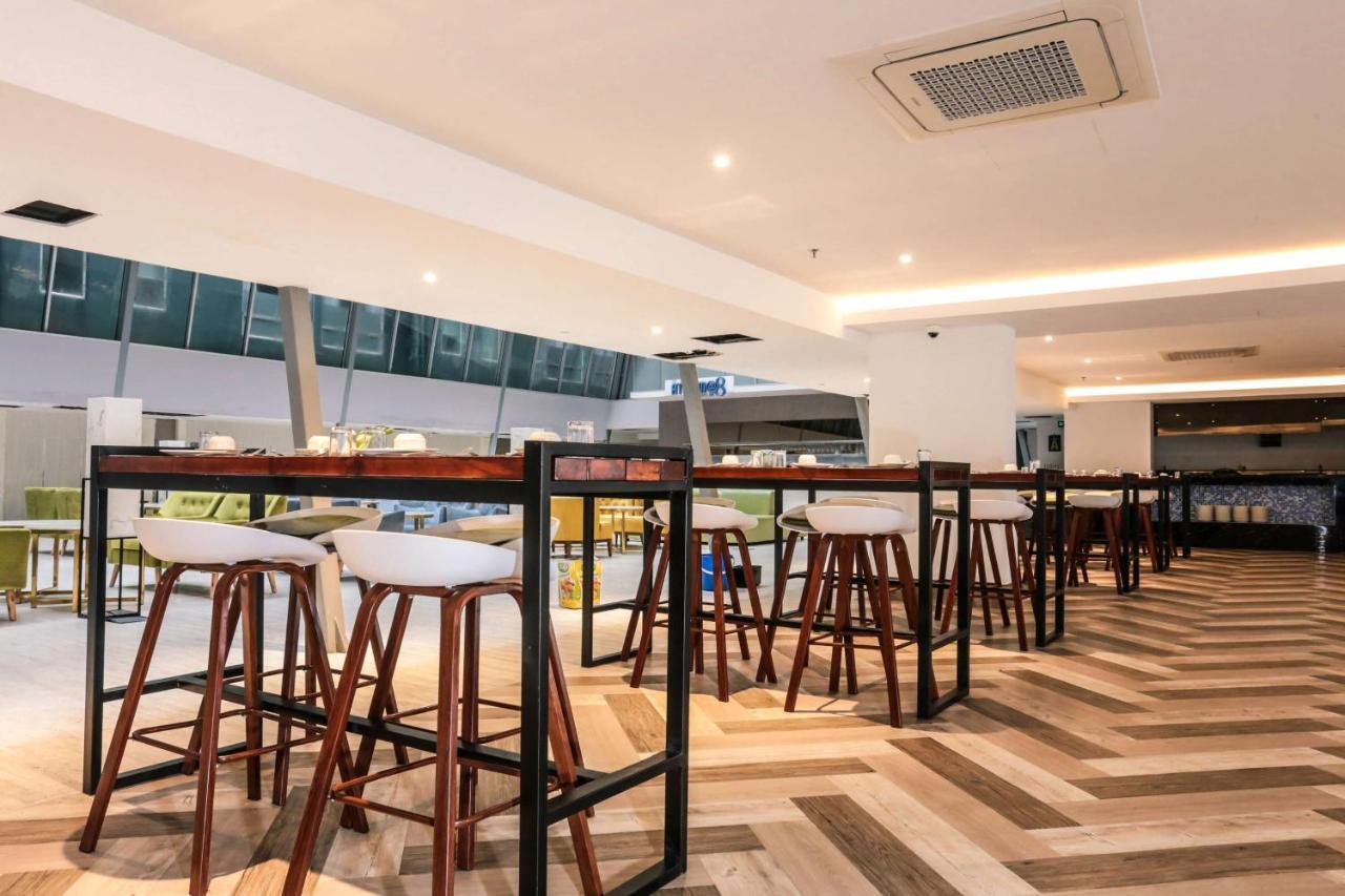 Days Hotel & Suites By Wyndham Kl - Chan Sow Lin Mrt Or Lrt Kuala Lumpur Eksteriør bilde