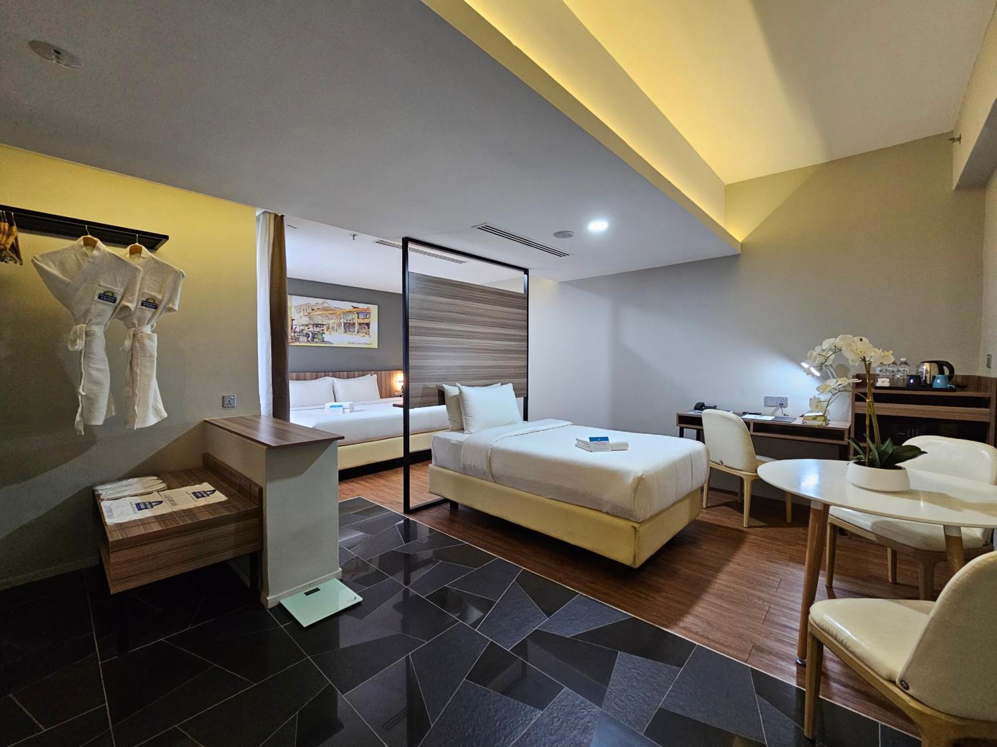Days Hotel & Suites By Wyndham Kl - Chan Sow Lin Mrt Or Lrt Kuala Lumpur Eksteriør bilde