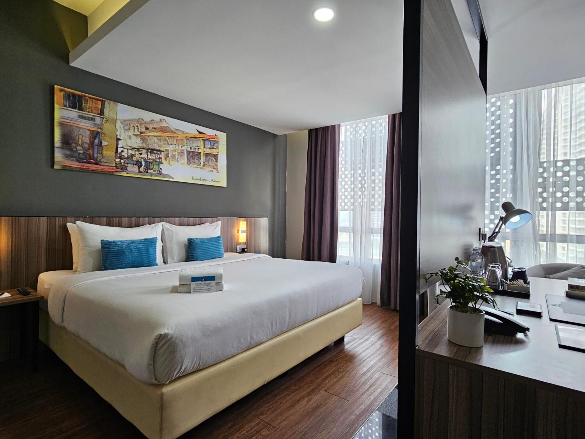 Days Hotel & Suites By Wyndham Kl - Chan Sow Lin Mrt Or Lrt Kuala Lumpur Eksteriør bilde