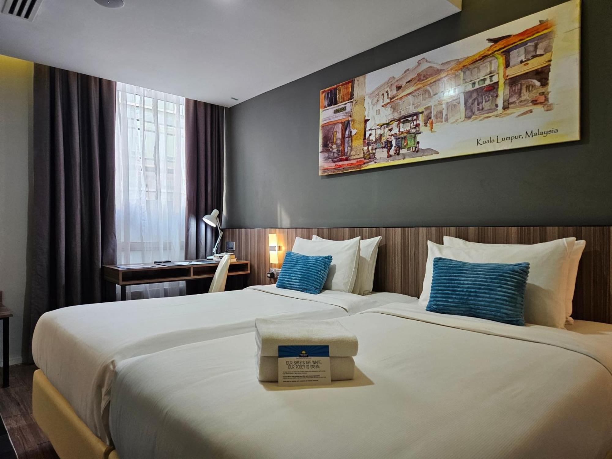 Days Hotel & Suites By Wyndham Kl - Chan Sow Lin Mrt Or Lrt Kuala Lumpur Eksteriør bilde
