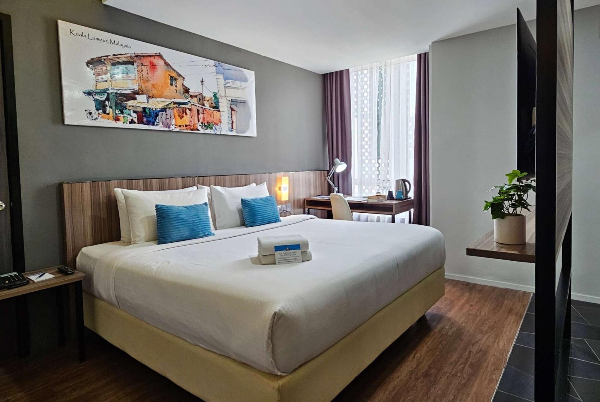 Days Hotel & Suites By Wyndham Kl - Chan Sow Lin Mrt Or Lrt Kuala Lumpur Eksteriør bilde