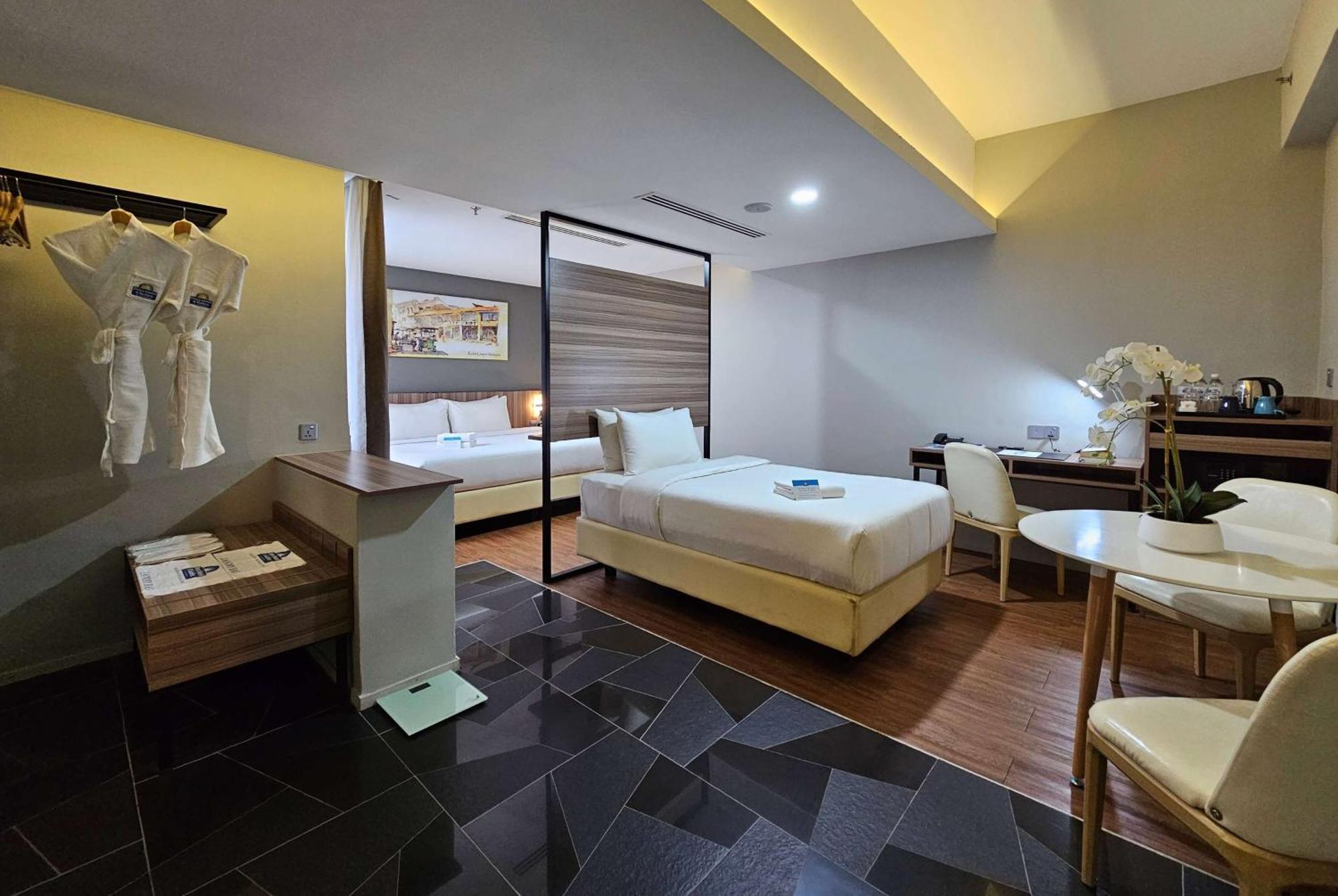 Days Hotel & Suites By Wyndham Kl - Chan Sow Lin Mrt Or Lrt Kuala Lumpur Eksteriør bilde