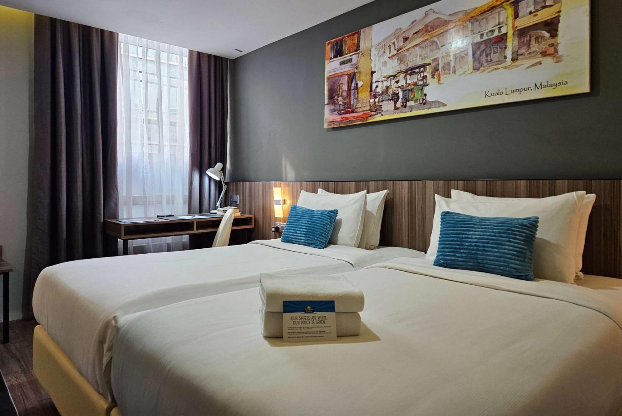 Days Hotel & Suites By Wyndham Kl - Chan Sow Lin Mrt Or Lrt Kuala Lumpur Eksteriør bilde